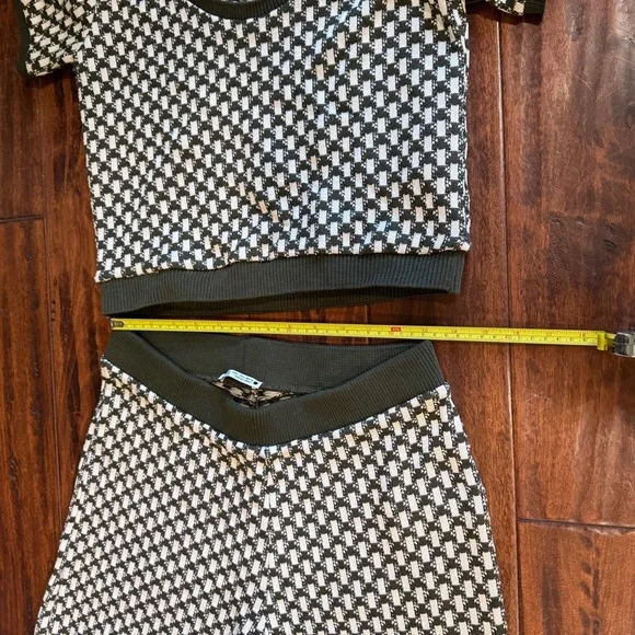 Zara’s Green and Ecru knit outfit/set. Size Large  worn one, like new condition! - Picture 10 of 13